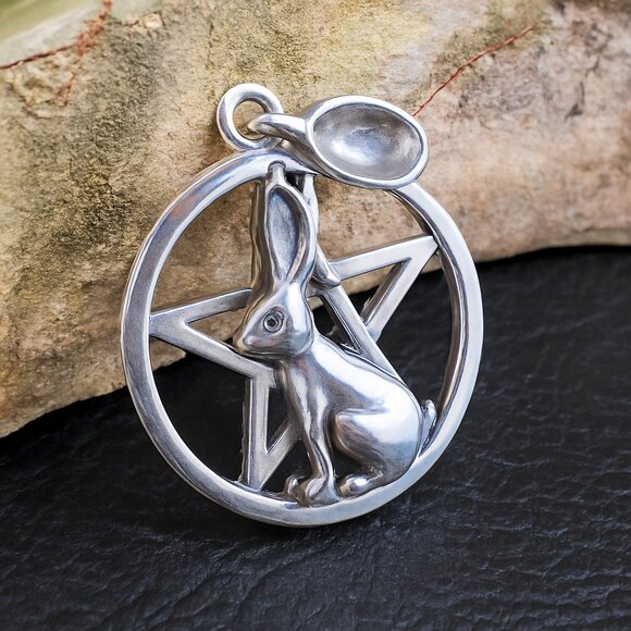 Solid 925 Sterling Silver Rabbit Ostara Pentacle Pendant, Wiccan Pagan Jewelry - Picture 1 of 9